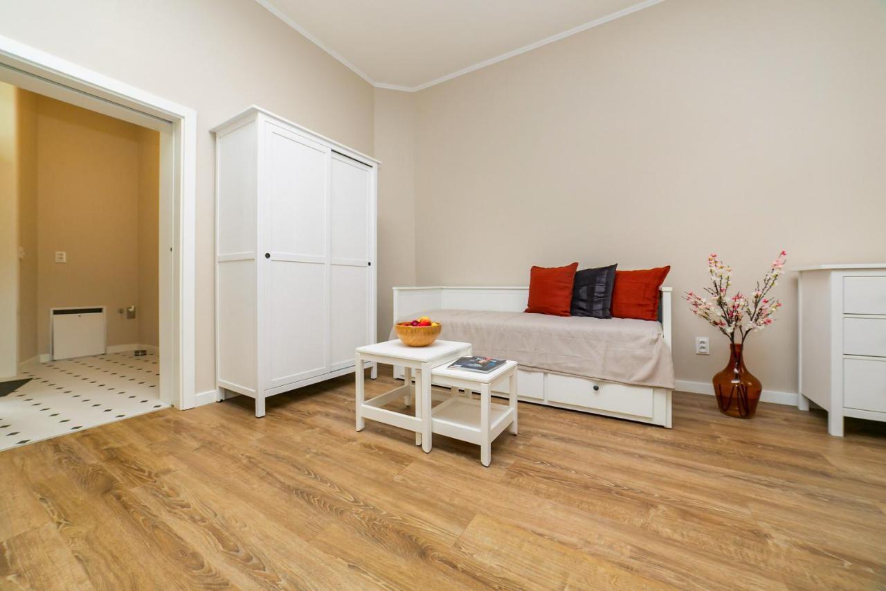 New Studio 3 - Self Check In, Parking Possible, Weekend Free Parking Братислава Экстерьер фото